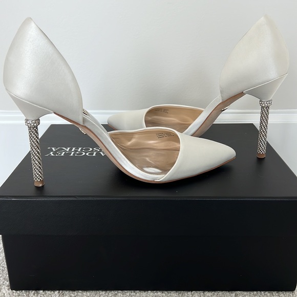 Badgley Mischka Women\'s Ozara II Pump- Bridal Heels- Size 7